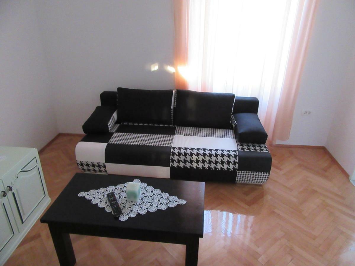 شقة Apartman Romeo غييكا المظهر الخارجي الصورة